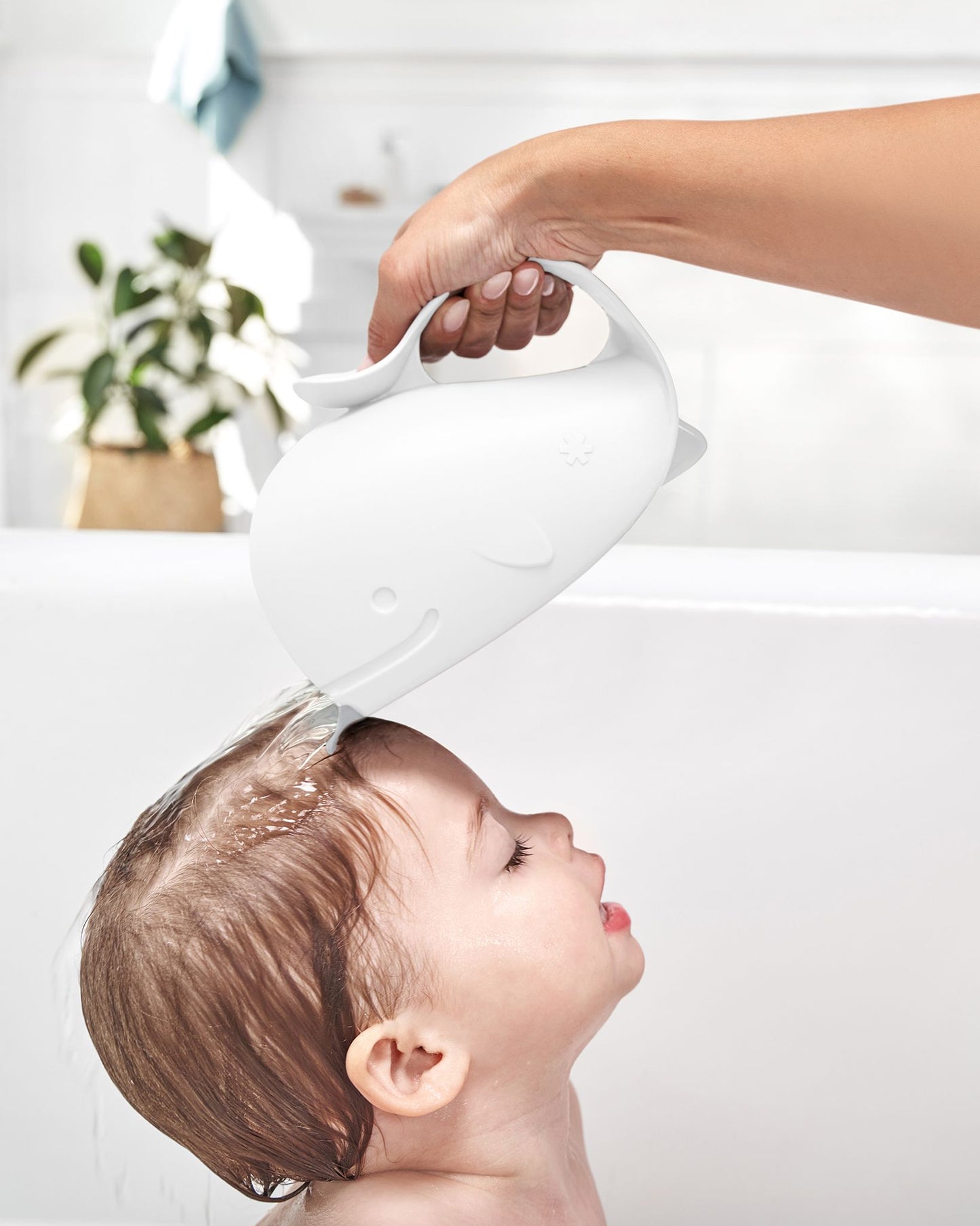 Skip Hop MOBY Waterfall Bath Rinser - White