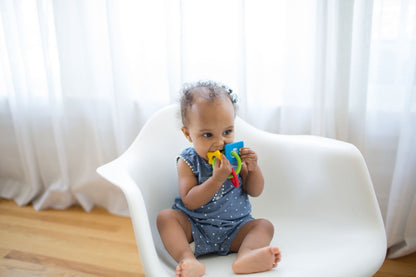 Dr. Brown's Learning Loop Infant Teether with Multi Textured D (Pack of 1, Brown)