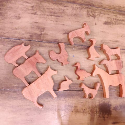 Ariro Toys Farm Animals (Set of 13)