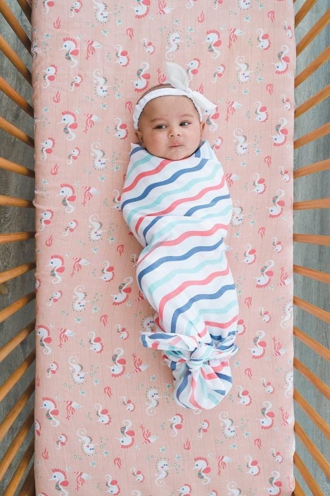 Kaarpas Ocean Dive organic muslin cotton swaddle: Dreamy Waves