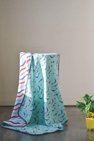 Kaarpas Ocean Dive 3 layer organic cotton muslin blanket : Delphi the Dolphin and Waves
