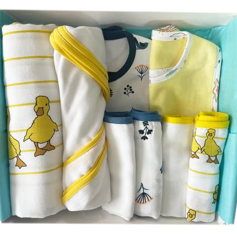 Tiny Lane Newborn Baby Gift Pack | Pack of 8