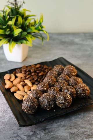 Maa Mitahara  Coffee And Almond Mom To Be Laddu (200 gm)