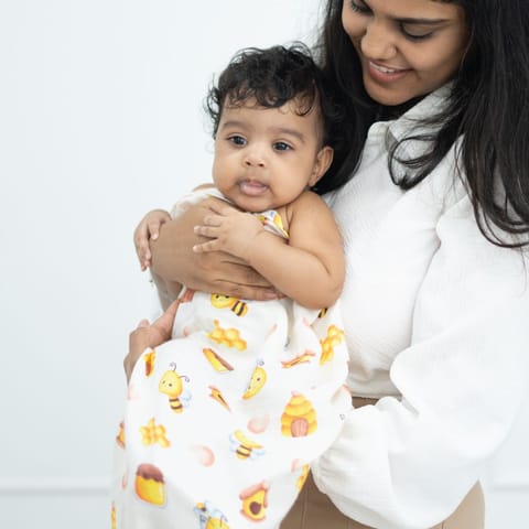 A Toddler Thing Aloe vera Muslin Towel - Bumble Bee