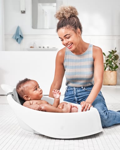 Moby Smart Sling 3-Stage Tub- White