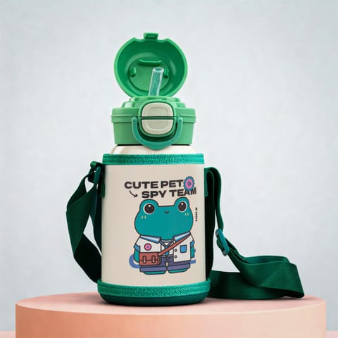 BAYBEE 2 in 1 PandaPlunge Baby Sipper Water Bottle with Straw for Kids | Leak Proof Sipper Water Bottle with Carry Pouch & Adjustable Strap | BPA Free & Non-Toxic with 550ml Drinking Bottle (Green)