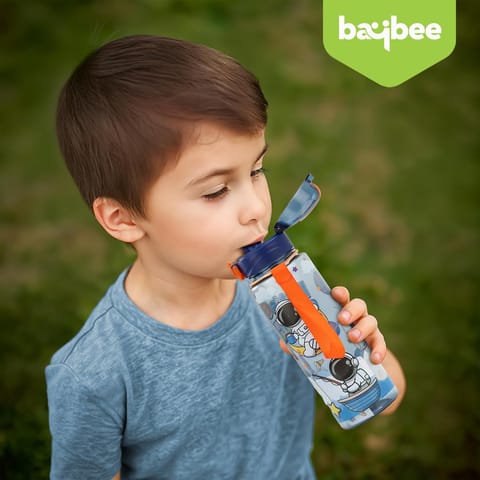 BAYBEE Space 700ml Sipper Bottle for Kids, Anti-Spill Sippy Water Bottle- BPA Free |Sippy Cup, Baby Bottle Sippers | Sipper Water Bottle for Kids Infants & Toddlers 6 Months to 9 Years (Blue)