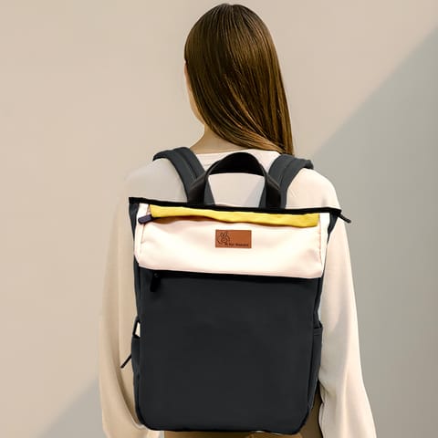 R for Rabbit Caramello Daisy Black Cream Diaper Bag